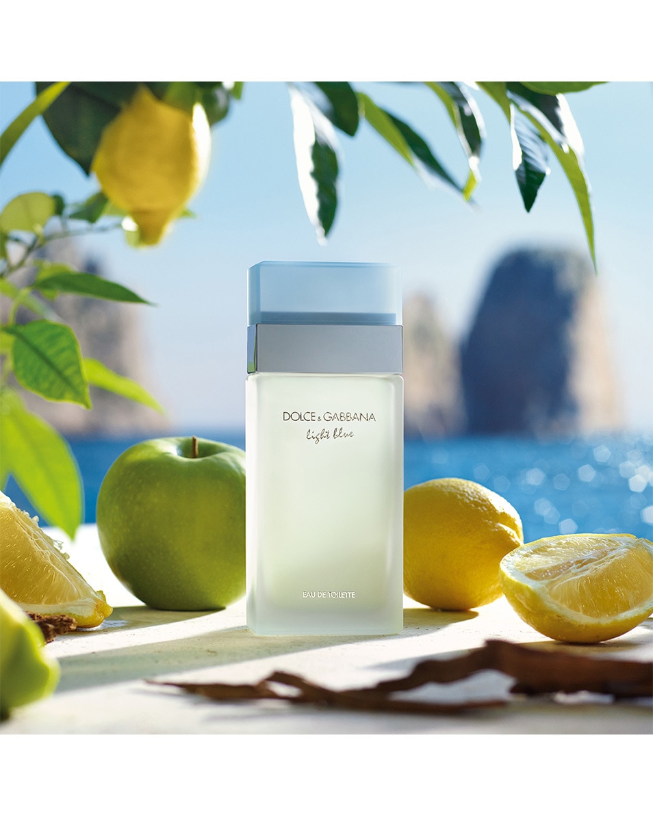 light blue  EAU DE TOILETTE