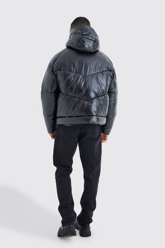 Glänzende Steppjacke mit Kapuze