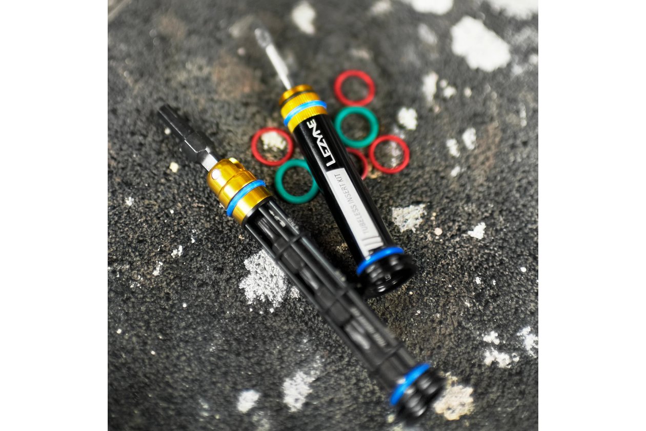 Lezyne BarPlug Minitool + Tubeless Dual Insert Kit - M