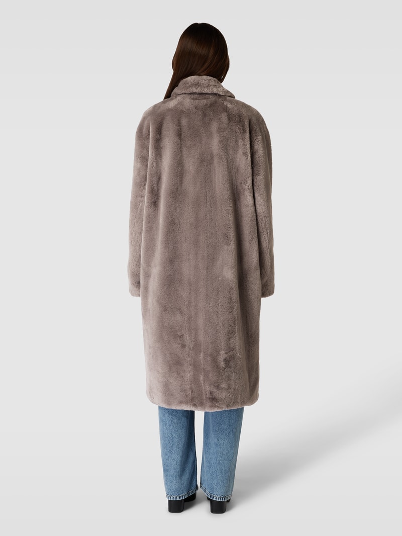 Mantel aus Kunstfell in taupe