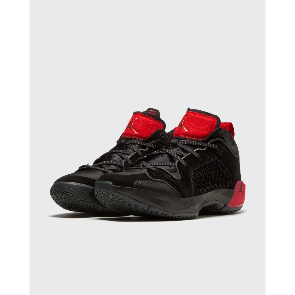NIKE JORDAN XXXVII LOW DQ4122-007 / schwarz