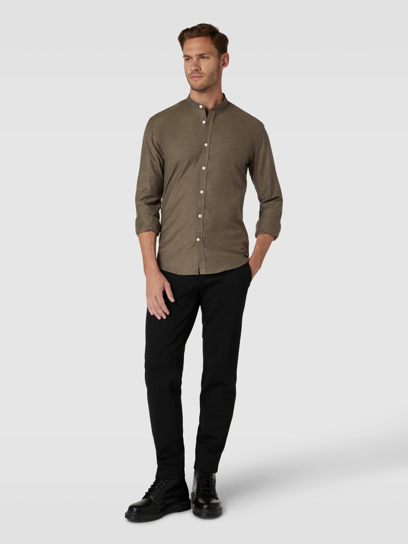 Slim Fit Freizeithemd mit Stehkragen Modell 'Superflex' in olivgrün