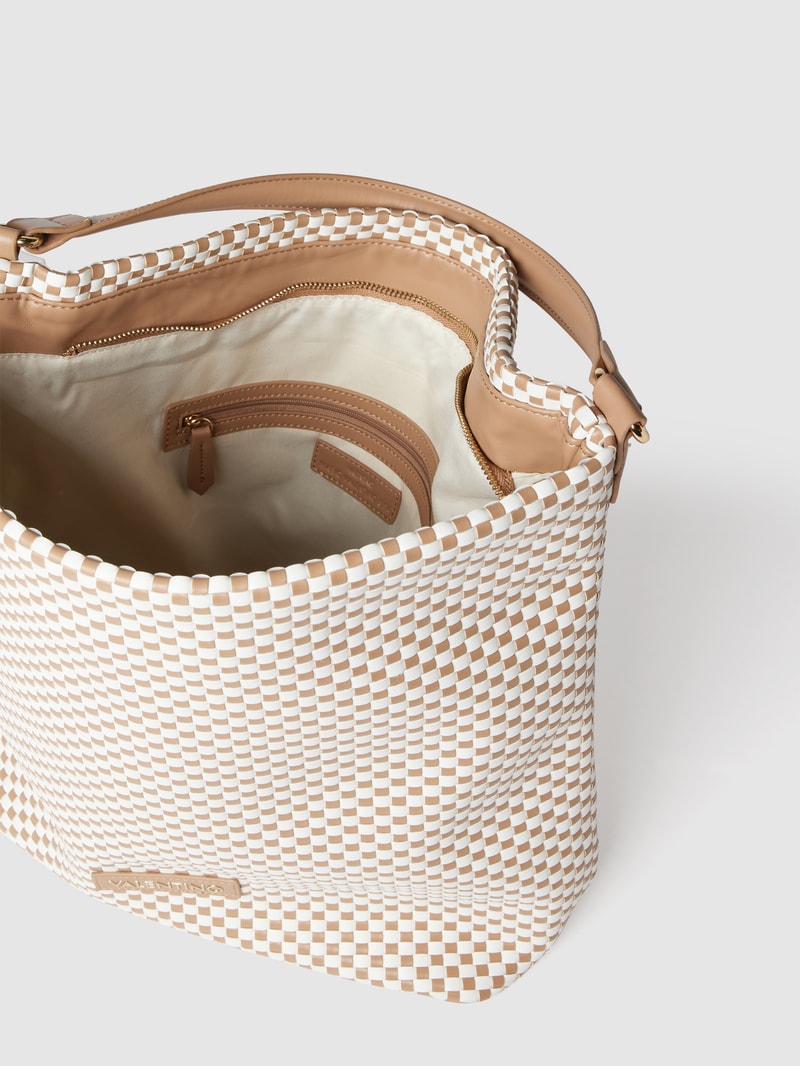 Shopper mit Label-Applikation in camel