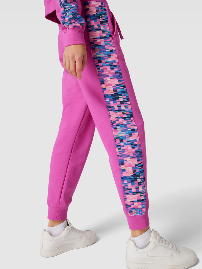 Sweatpants mit Label-Print in pink
