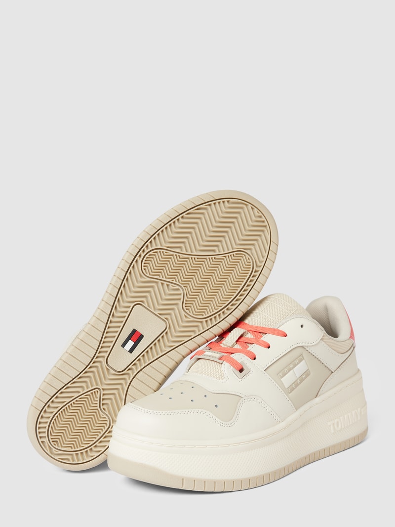 Sneaker mit Schnürverschluss in beige