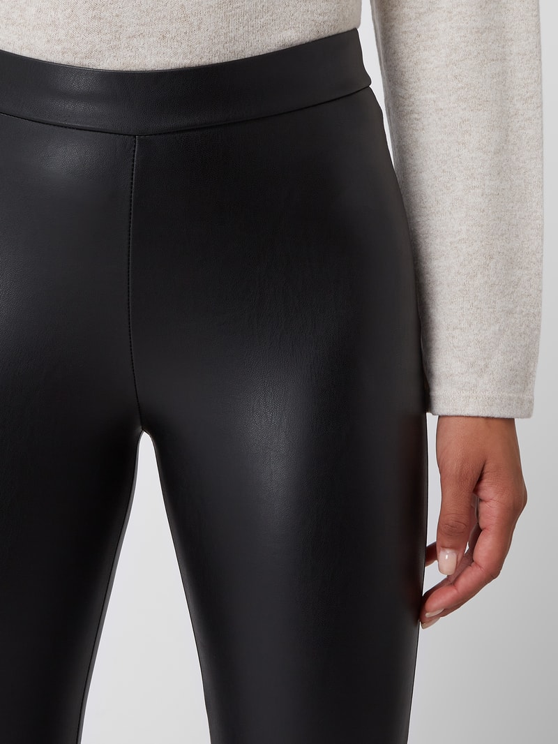 Leggings in Leder-Optik in schwarz