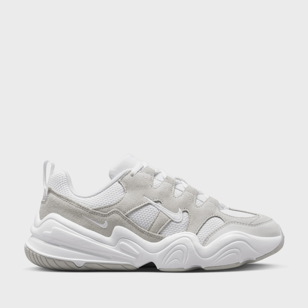 Nike Tech Hera DR9761-100 / weiss