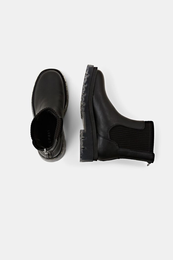 Grobe Boots in Lederoptik