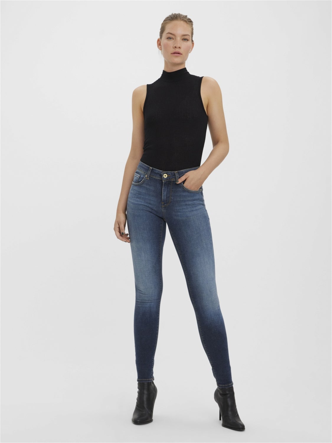 VMLUX Mid Rise Slim Fit Jeans