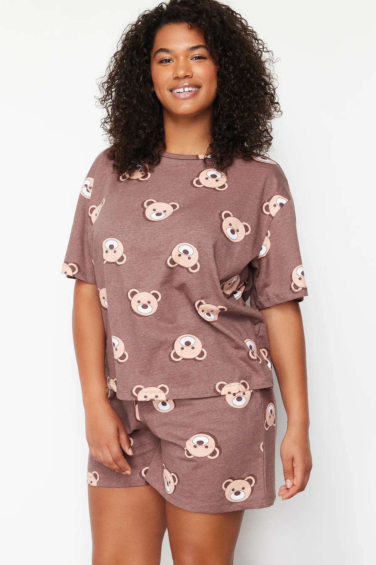 Trendyol Curve  Braunes Pyjama-Set aus Baumwollstrick mit Teddybär-Aufdruck TBBSS23AI00022