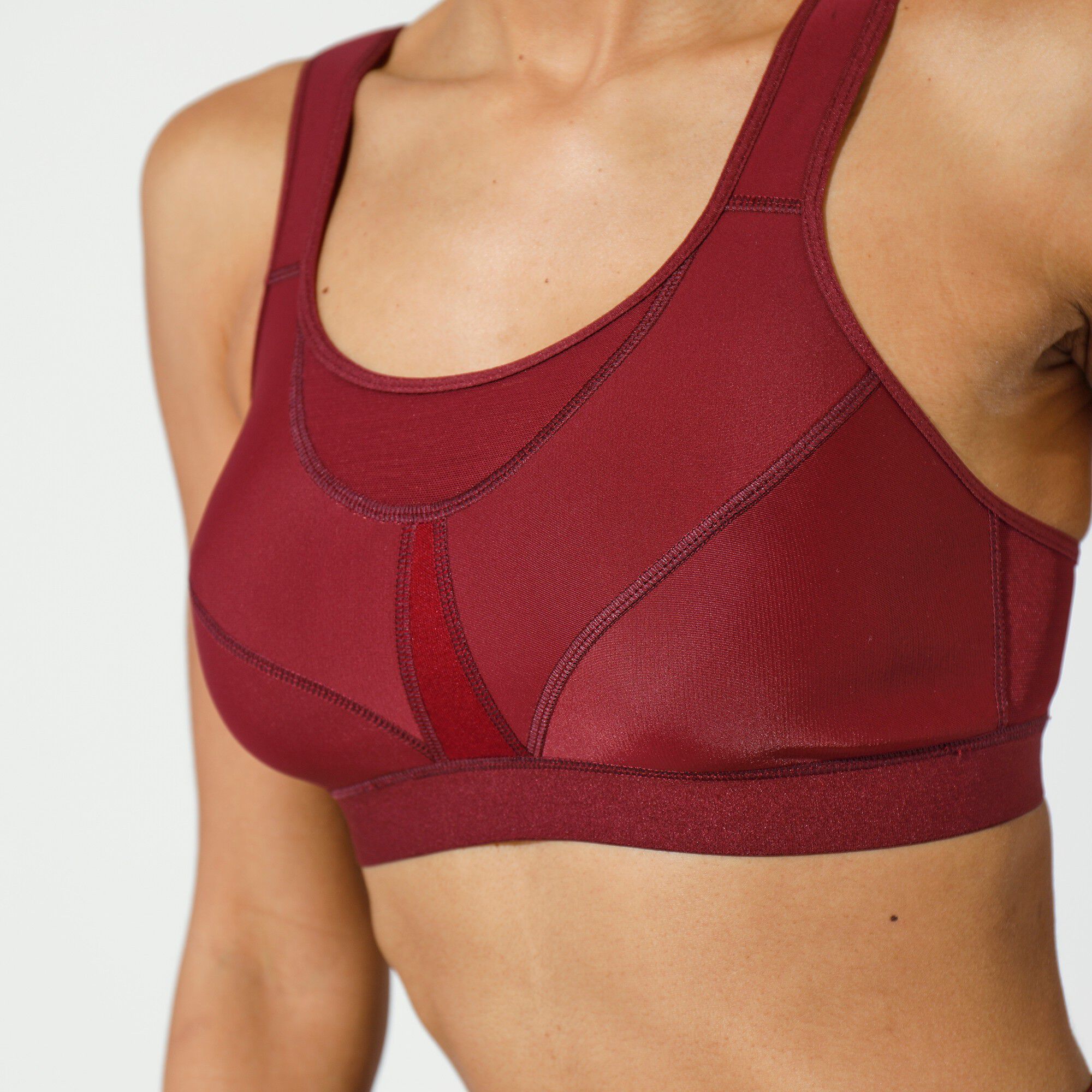 Soutien-gorge sport maille stretch et tulle résille forme brassière
