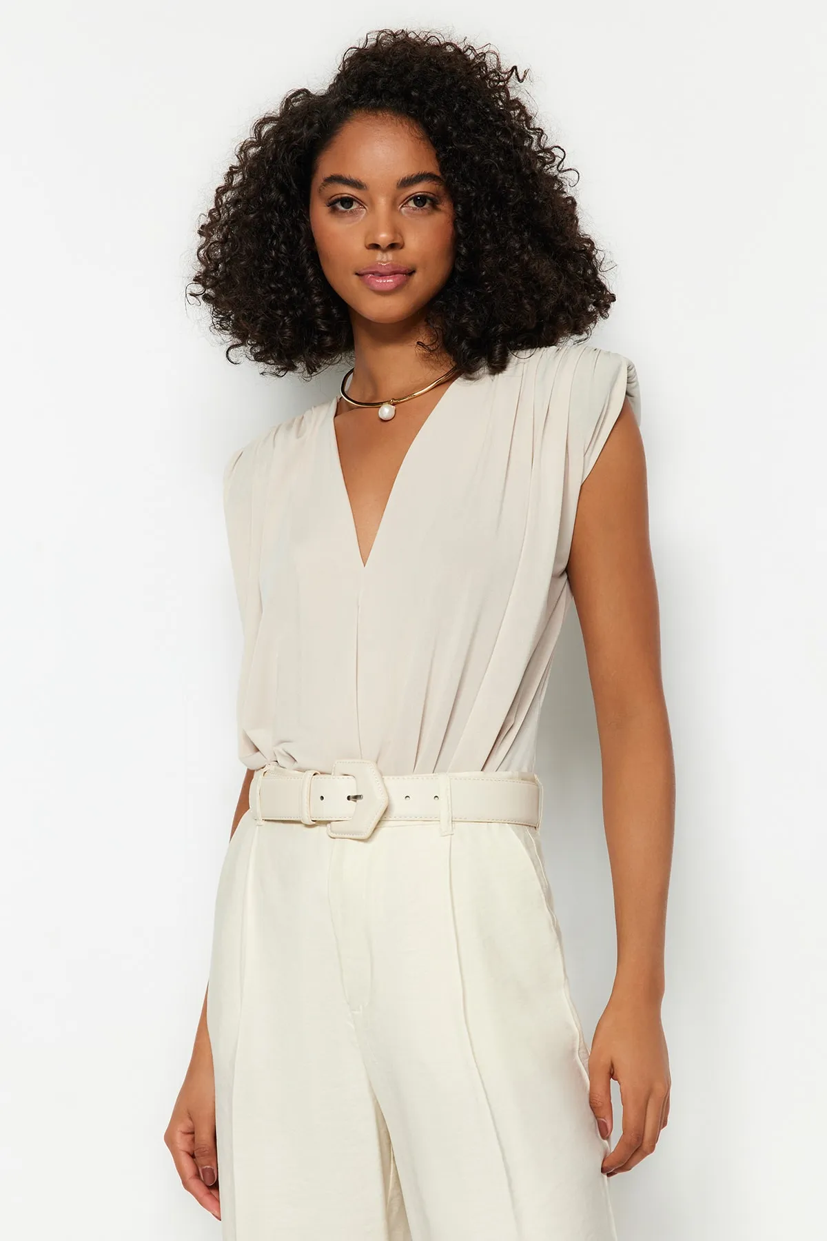 Trendyol Collection  Gepolsterter, zweireihiger Strickbody mit flexiblem Druckknopf, Stein TWOSS23BD00007