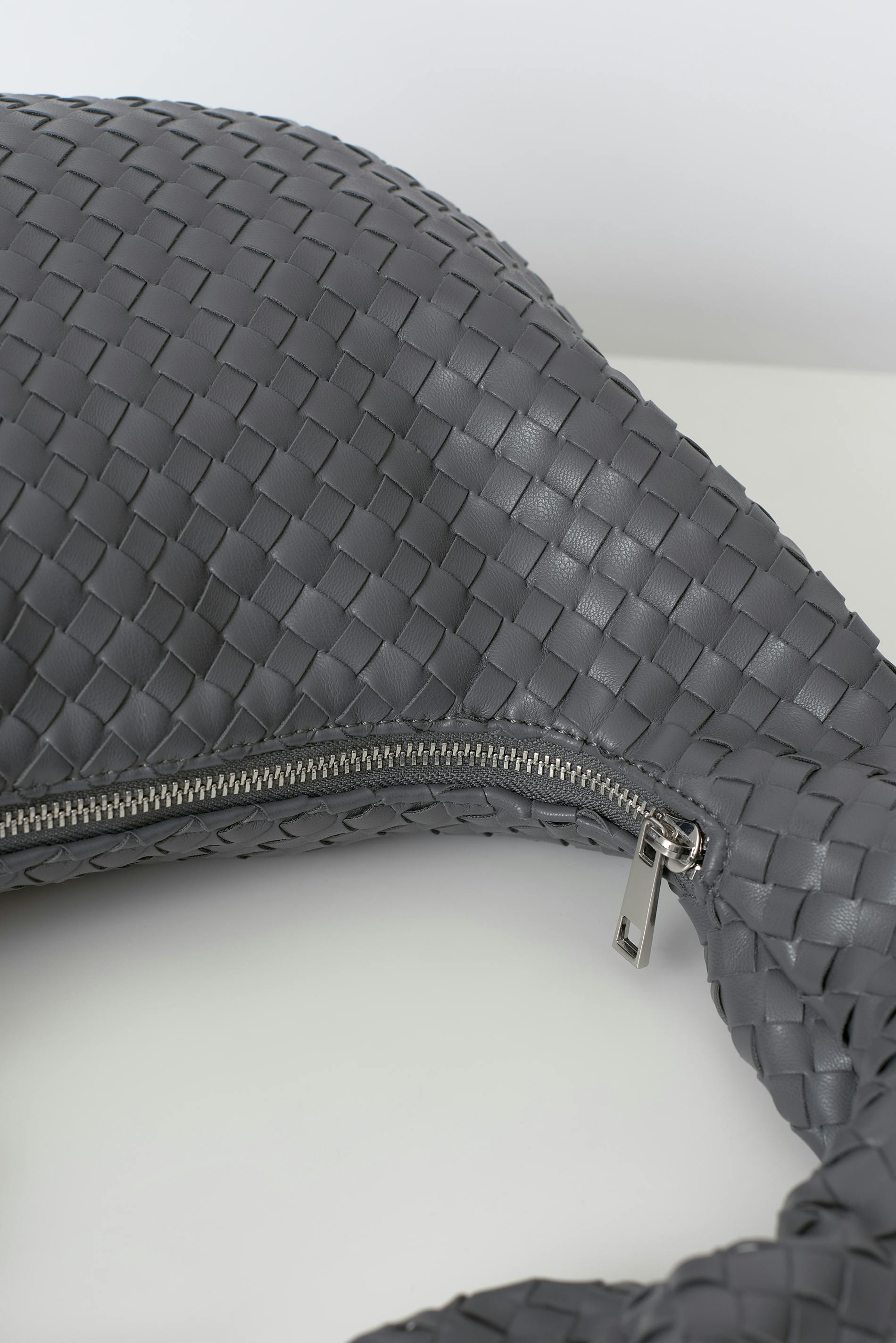 Braided shoulder bag