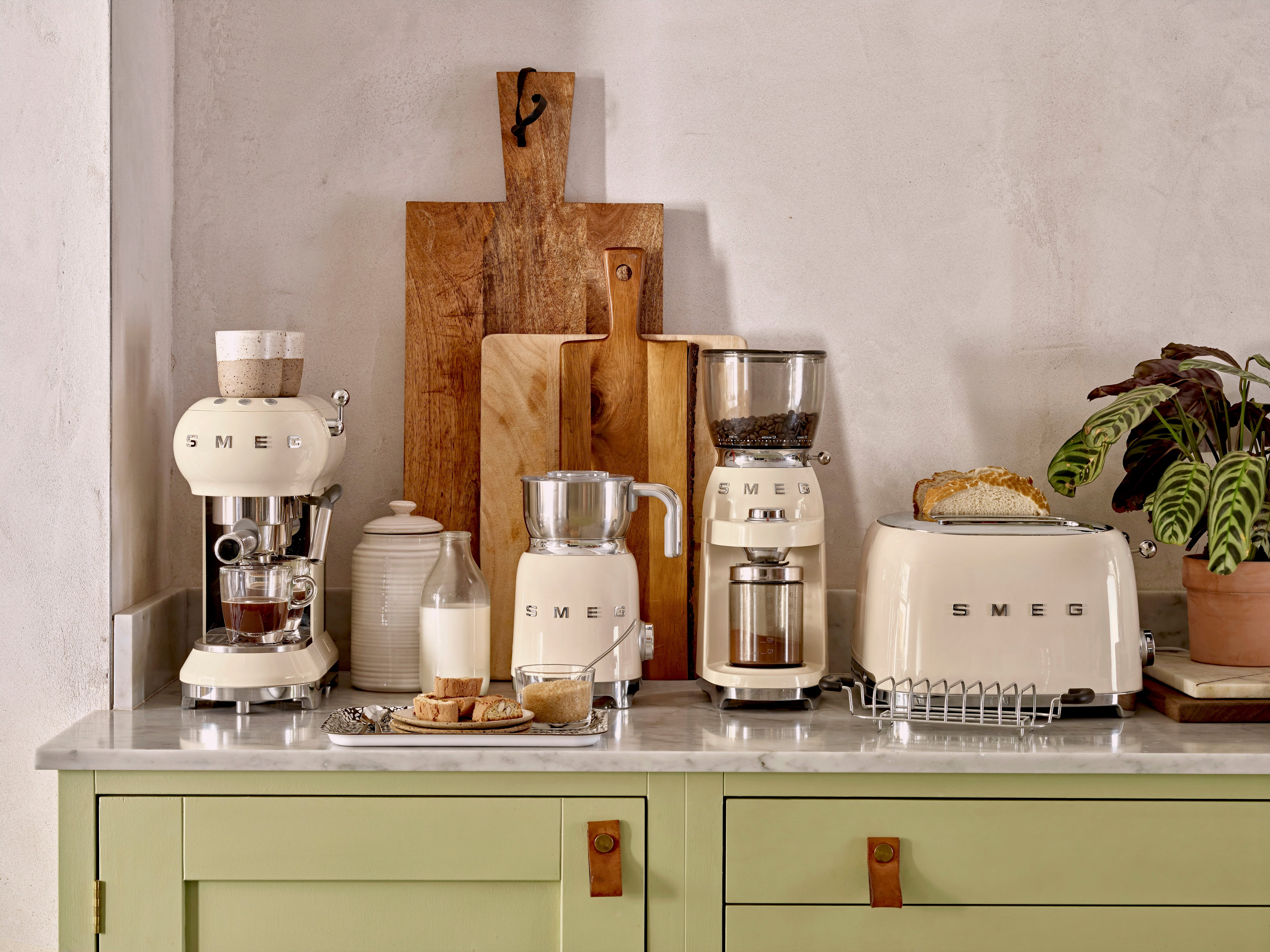 Smeg Milchaufschäumer MFF11CREU, Creme