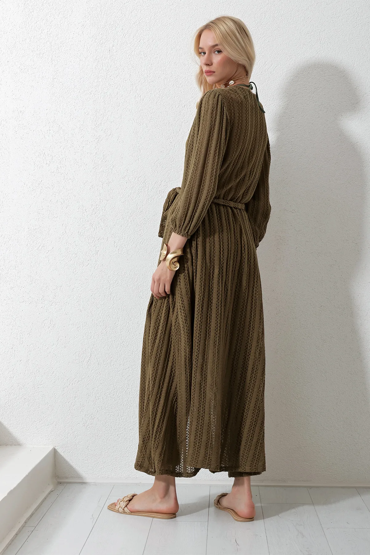 Trend Alaçatı Stili  Khakifarbenes selbststrukturiertes, durchbrochenes Kimono-Set mit langen Hosen für Damen ALC-X11710