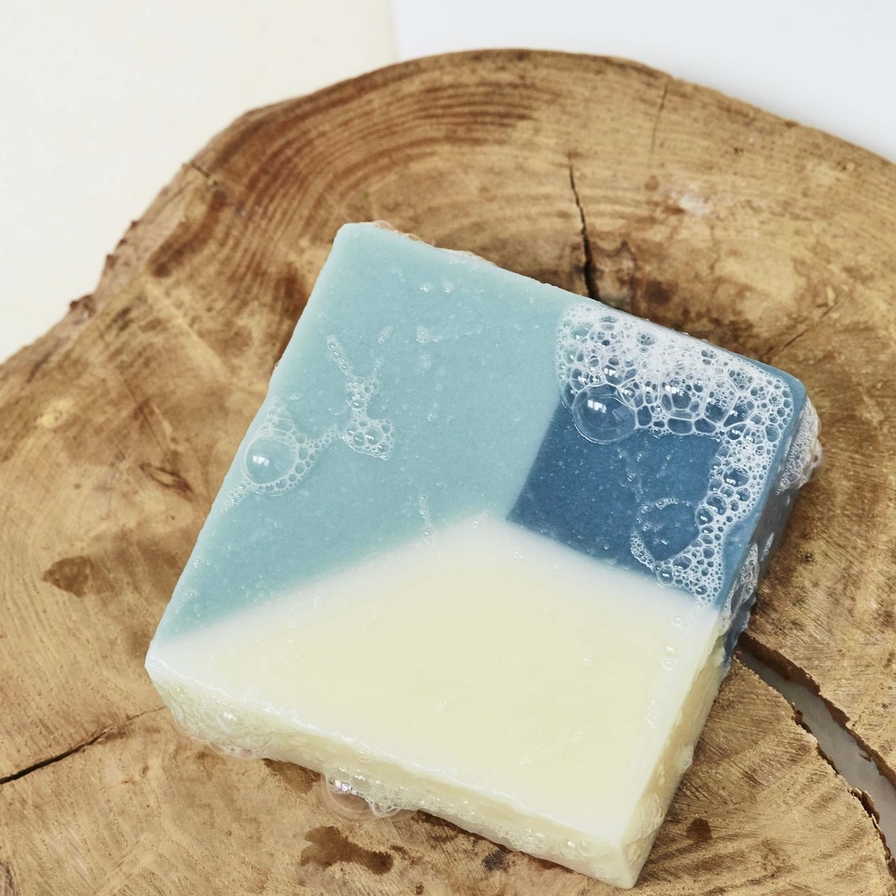ciment FENÊTRE Savon surgras corps motif Fenêtre - Fragrance Fleur pommier Savon solide 100g