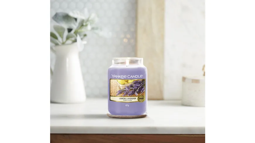 Yankee Candle Große Kerze im Glas Lemon & Lavender