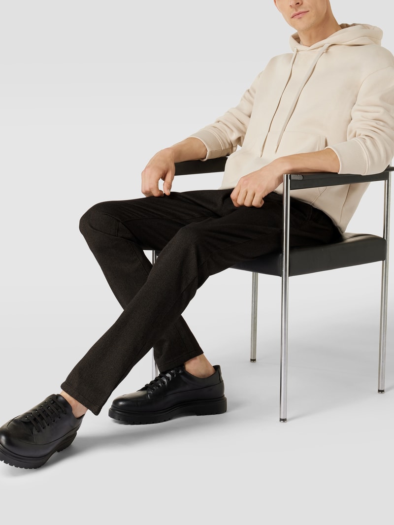 Slim Fit Hose mit Allover-Muster in taupe