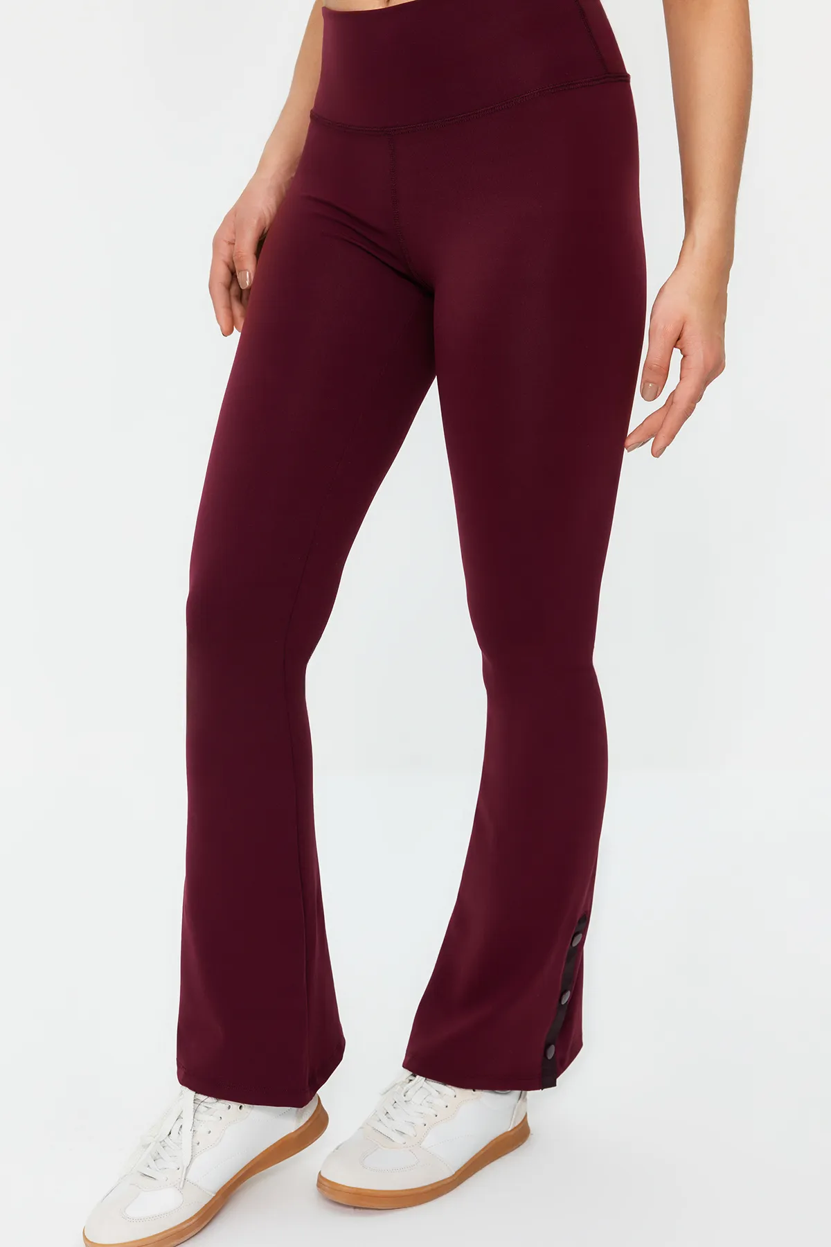Trendyol Collection  Dark Cherry Recovery Leg Stud Detaillierte spanische Bein-Yoga-Strick-Sportleggings THMAW24TY00015