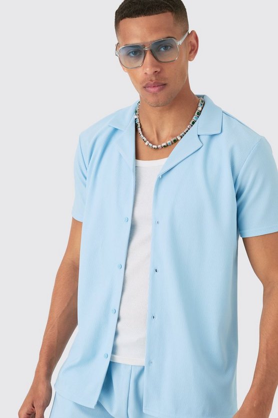 Kurzärmliges geripptes Hemd & Shorts