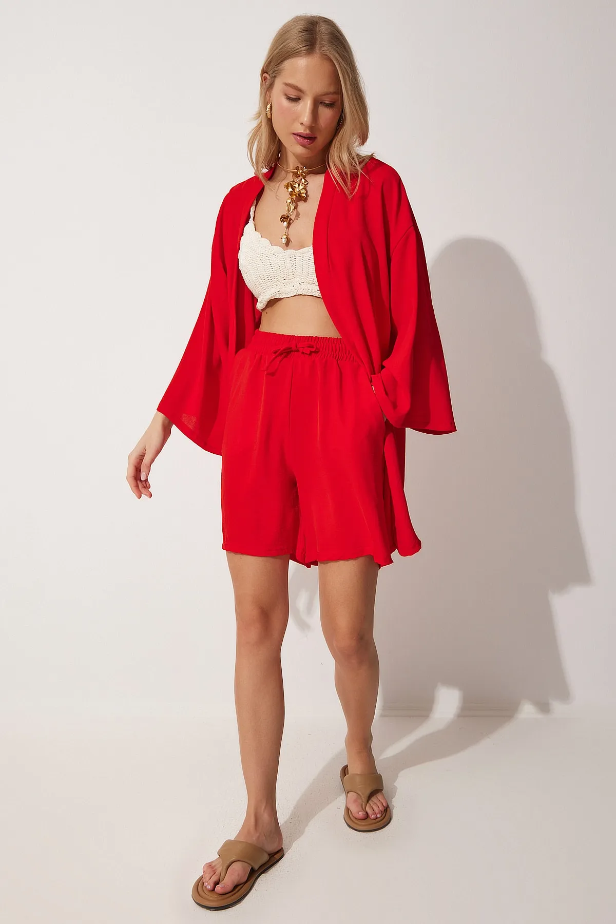 Happiness İstanbul  Fließendes Ayrobin-Kimono-Shorts-Set für Damen in leuchtendem Rot DZ00053