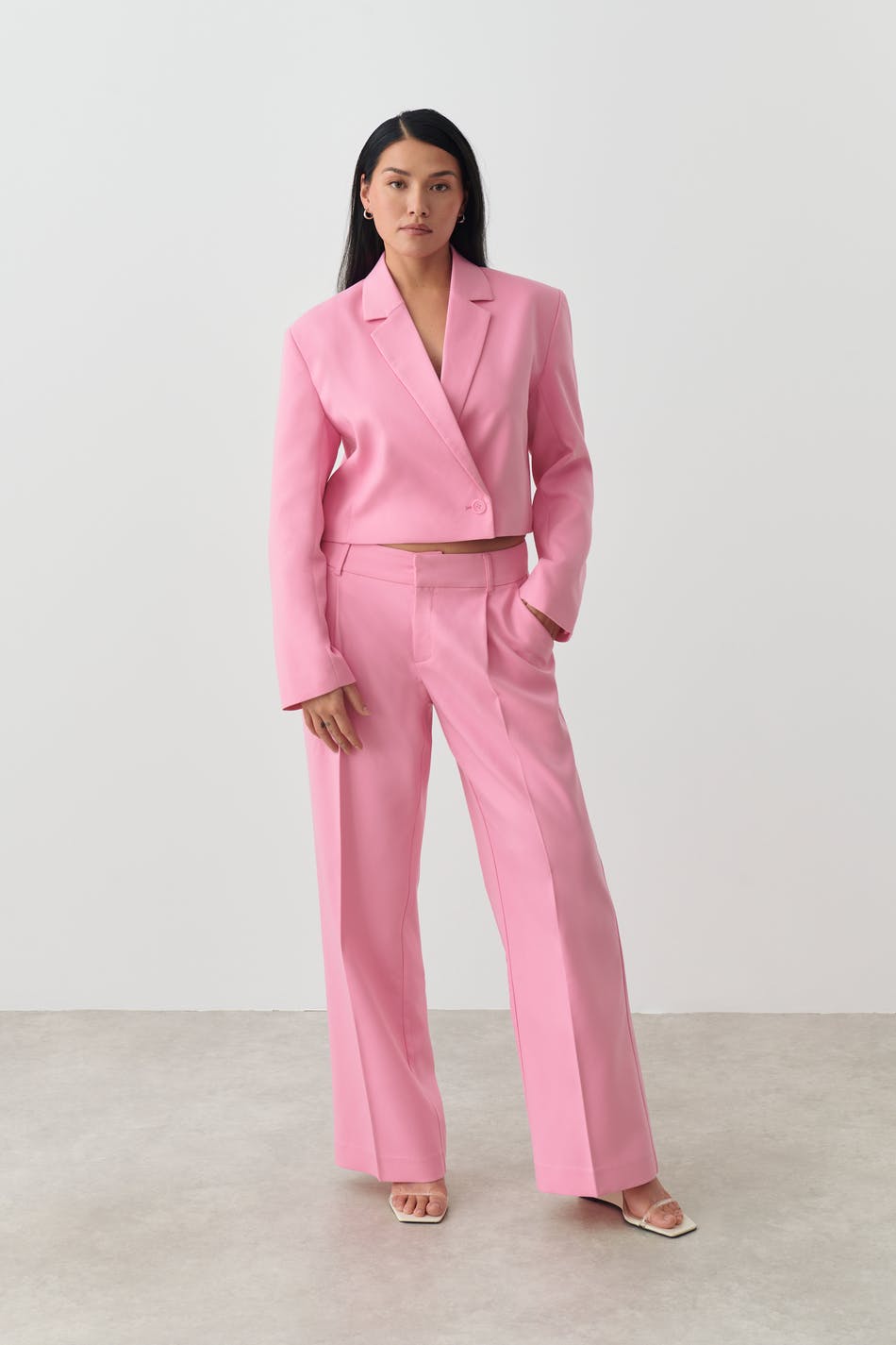 Low waist trousers