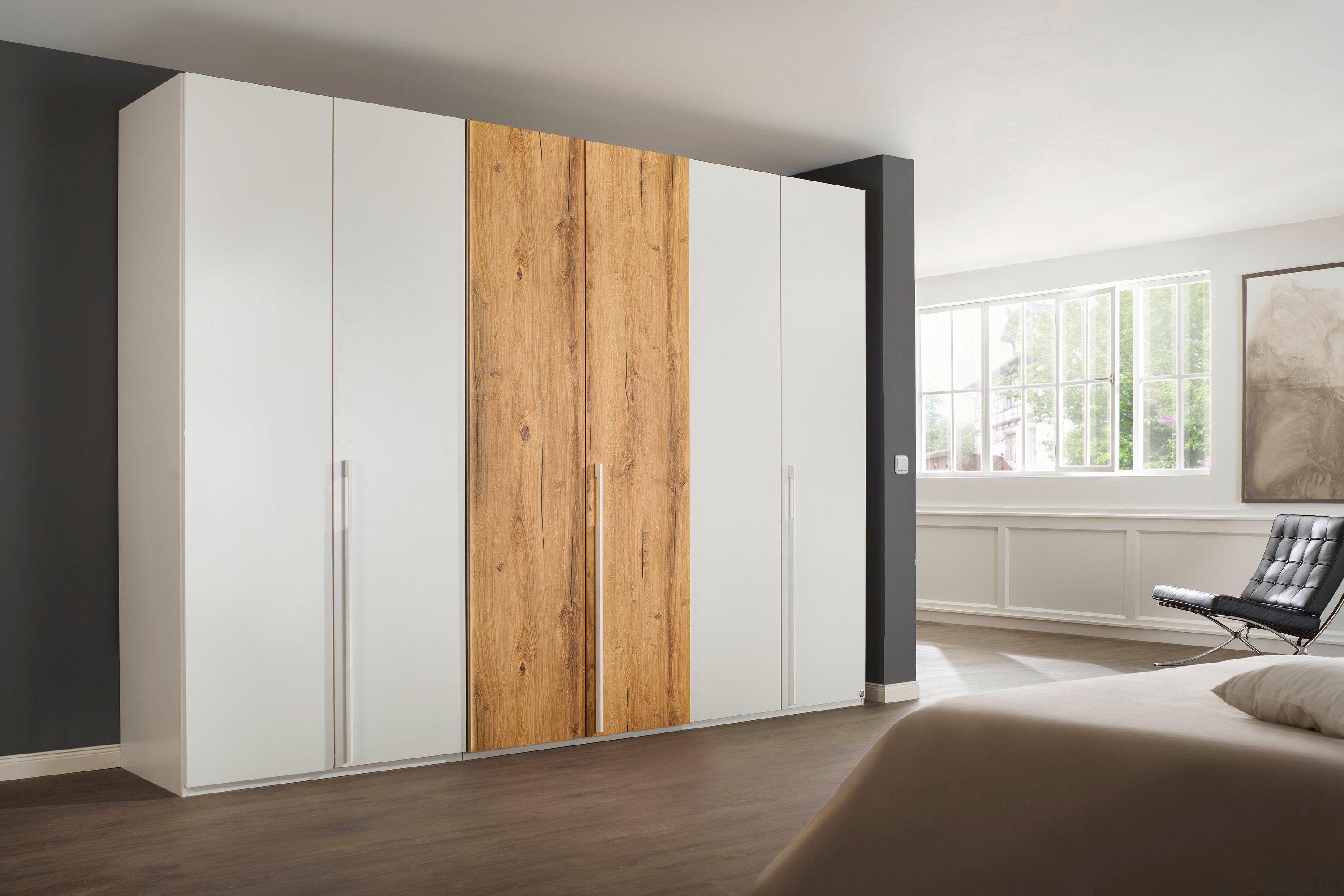 rauch Schlafzimmer-Set Valetta, Schrank, Bett, 2 Nachttische und 2 Paneele, optional mit Beleuchtung