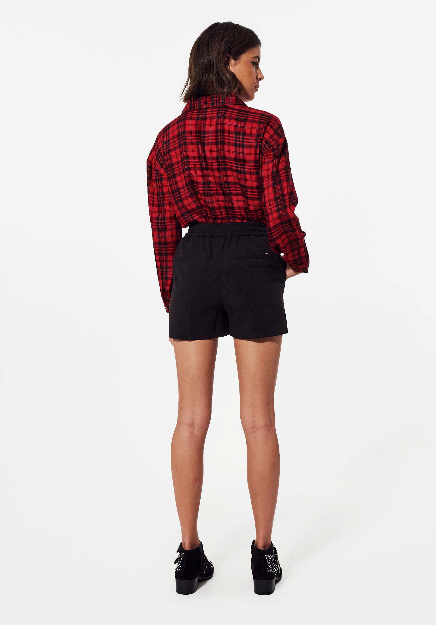 DELCO  Short noir Femme