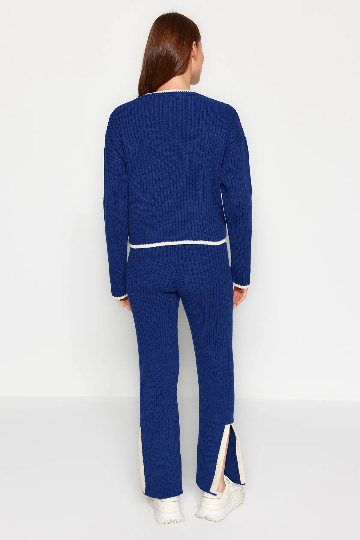 Trendyol Collection  Marineblaues Strickoberteil und -unterteil-Set mit Farbblockdesign TWOAW24AU00021