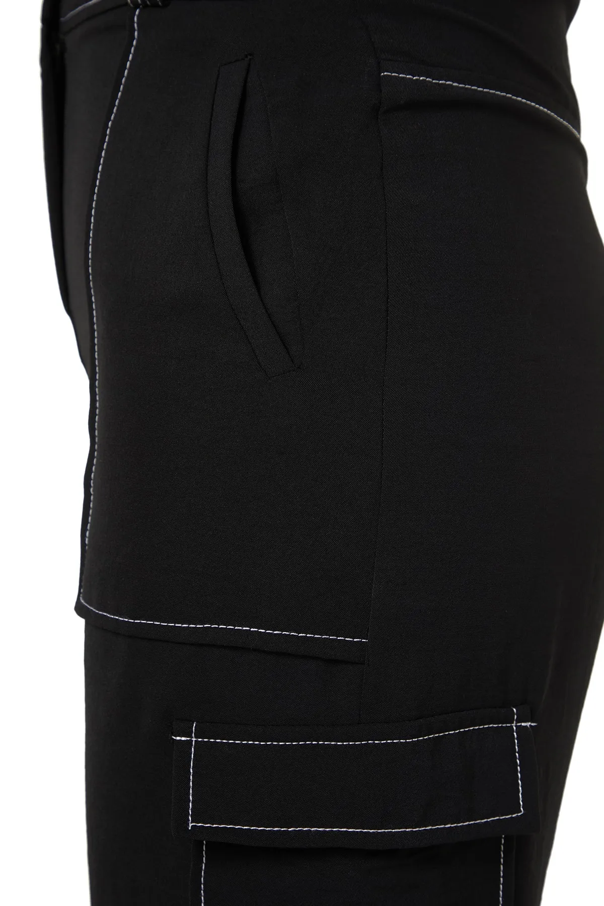 Trendyol Collection  Schwarze Cargo-Webhose mit weitem Bein und Kontrastnähten TWOSS21PL0288