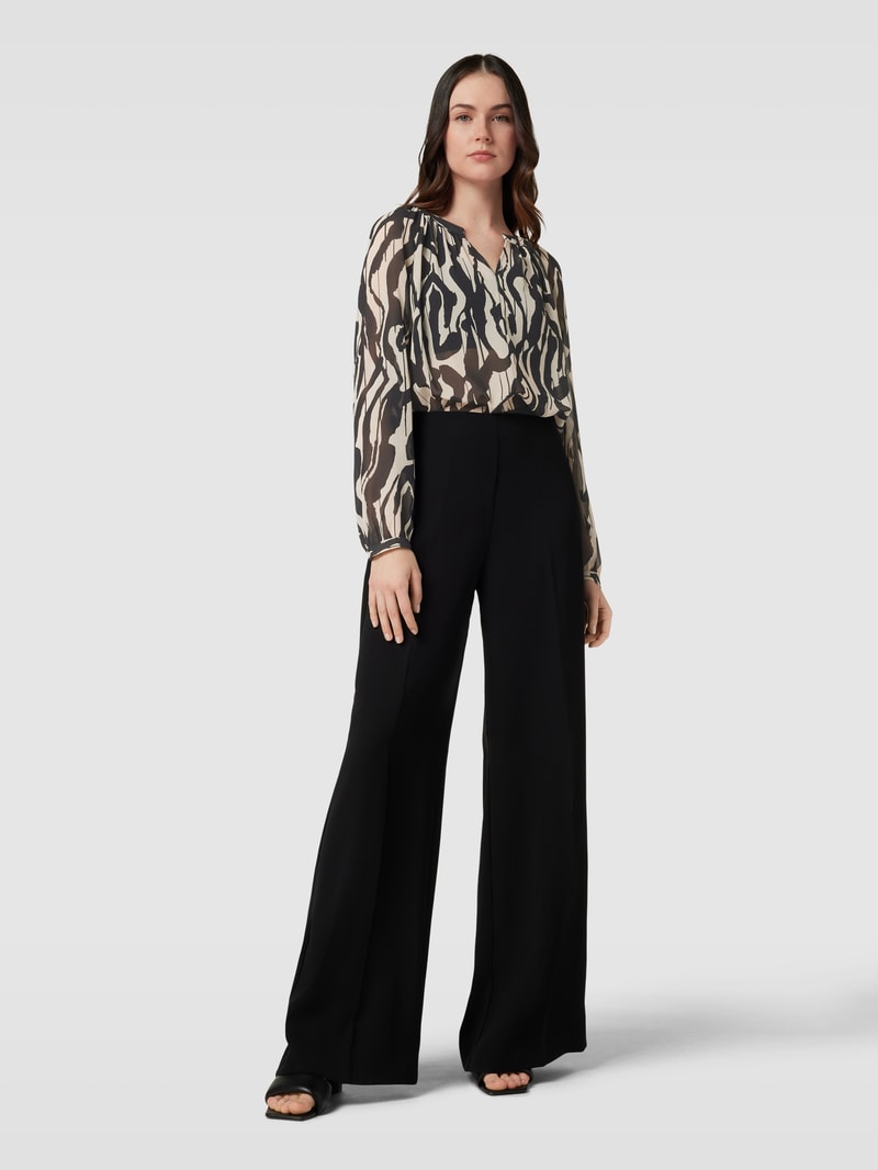 Bluse mit Tunikakragen in schwarz