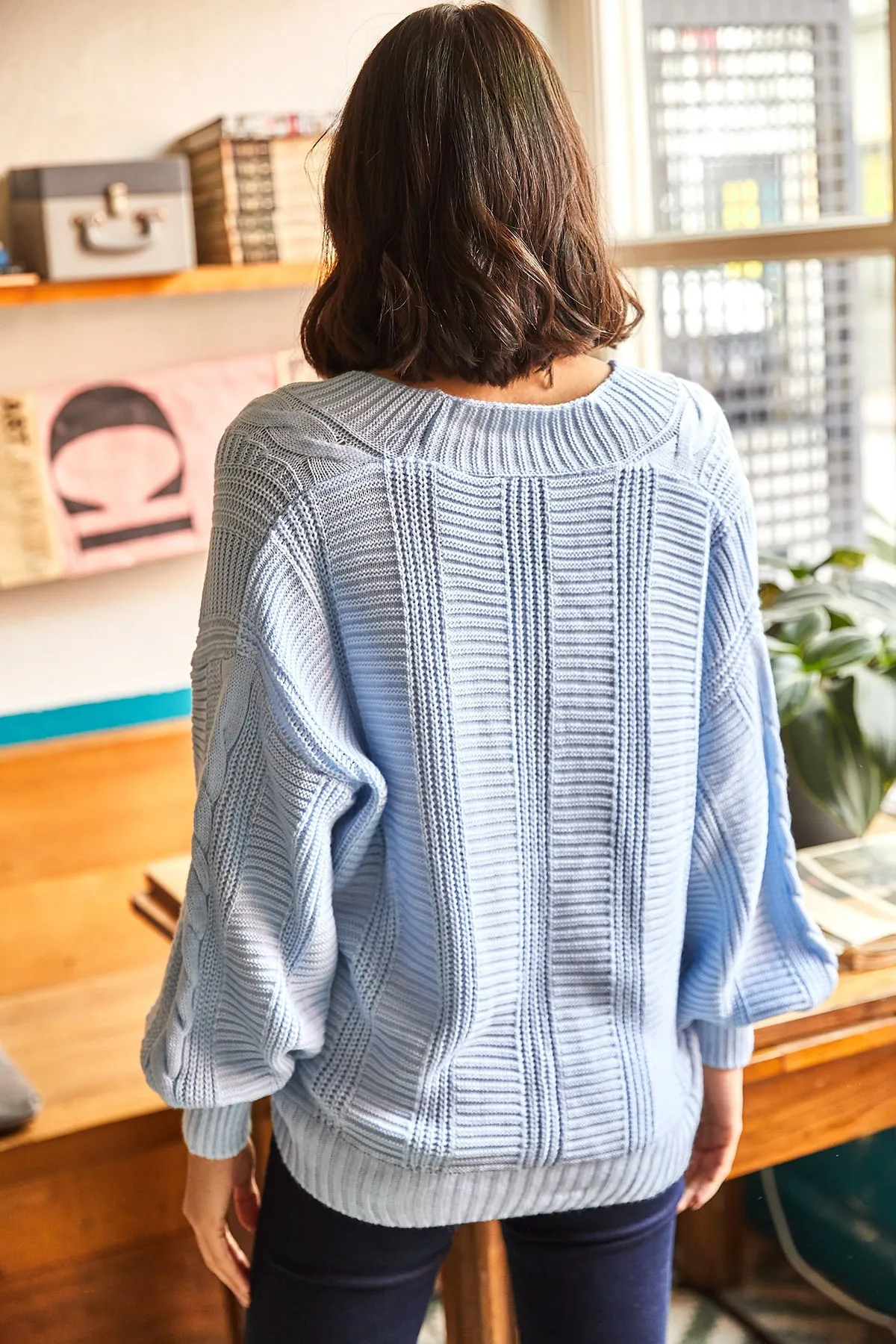 Olalook  Babyblaue Strickjacke aus geflochtenem dickem Haar für Damen HRK-19000082