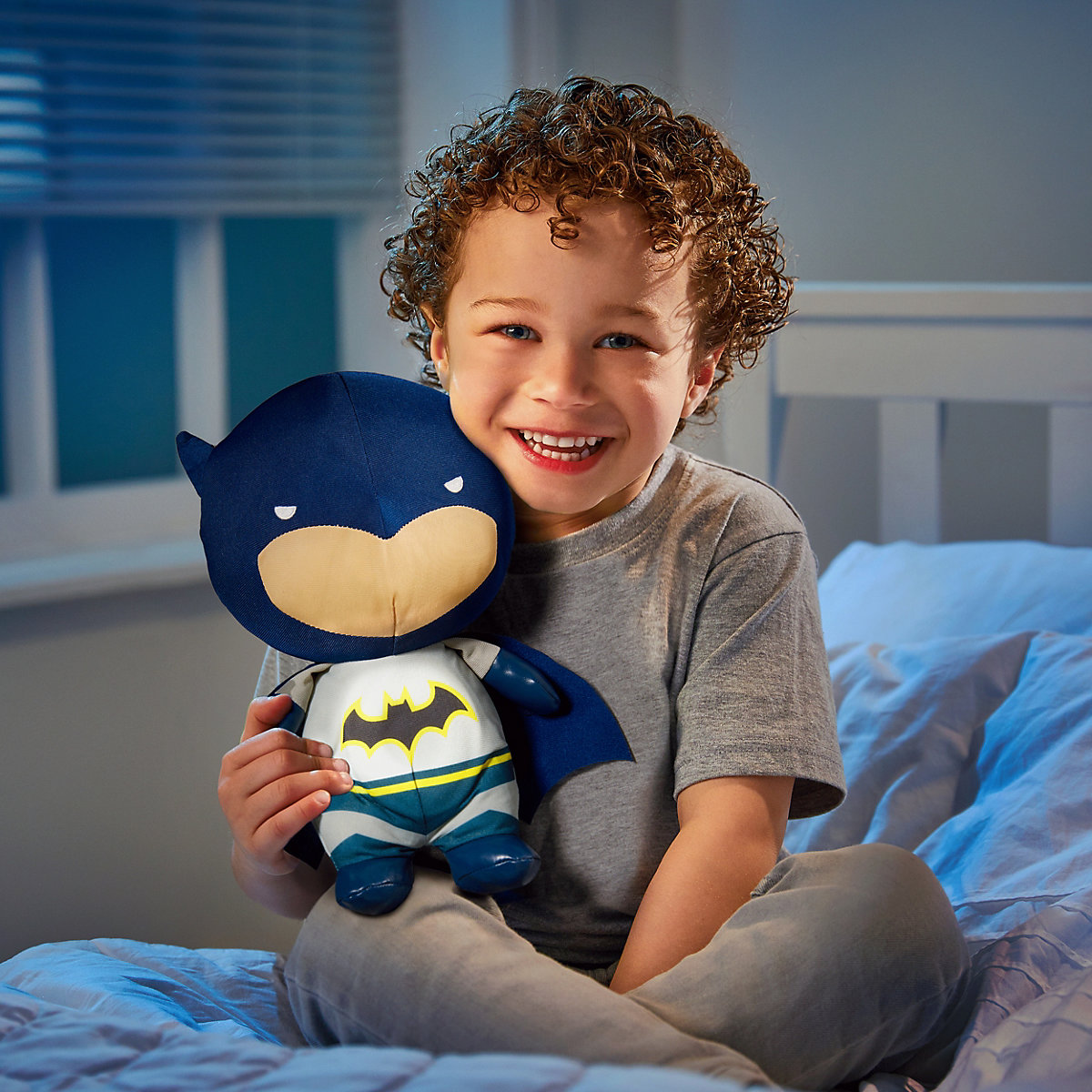 Batman: Leuchtender Schlafbegleiter für Kinder – GoGlow-Nachtlicht und kuscheliges Spielzeug