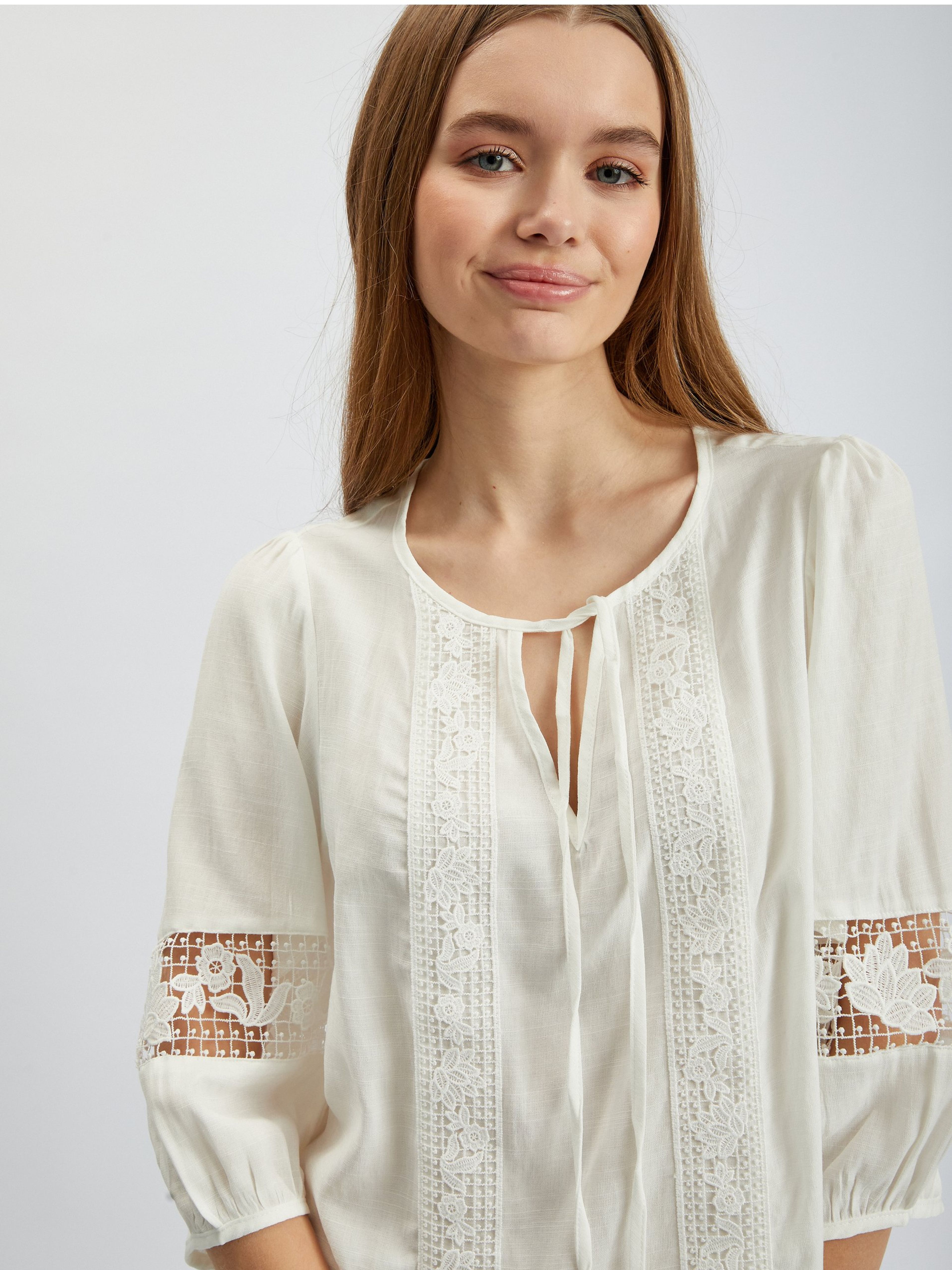 Weiße Damenbluse mit Spitze ORSAY