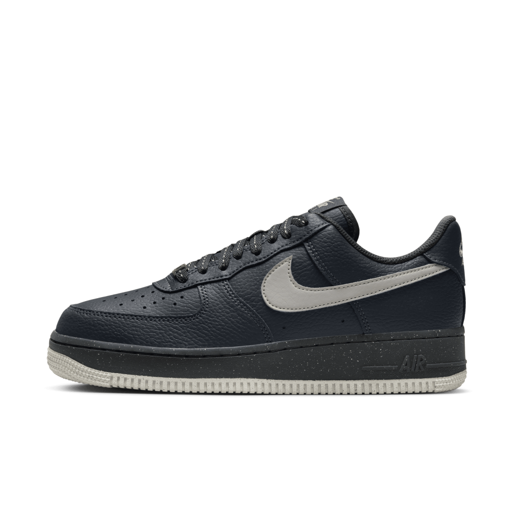 Nike Air Force 1 07 W FZ4350-001 / grau