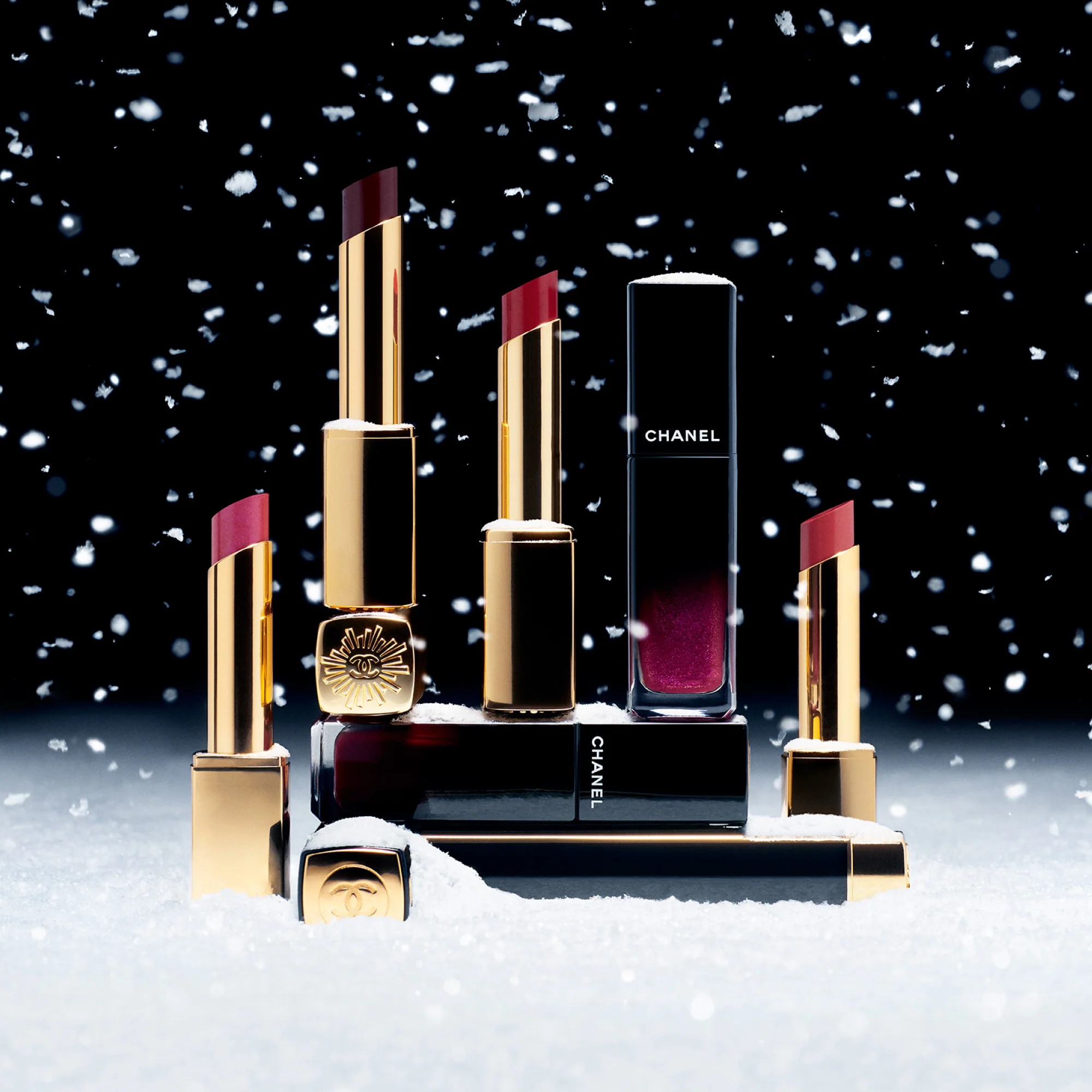 ROUGE ALLURE LAQUE - ΤΟ ΕΞΑΙΡΕΤΙΚΑ ΔΙΑΡΚΕΣ, ΛΑΜΠΕΡΟ ΡΕΥΣΤΟ ΚΡΑΓΙΟΝ