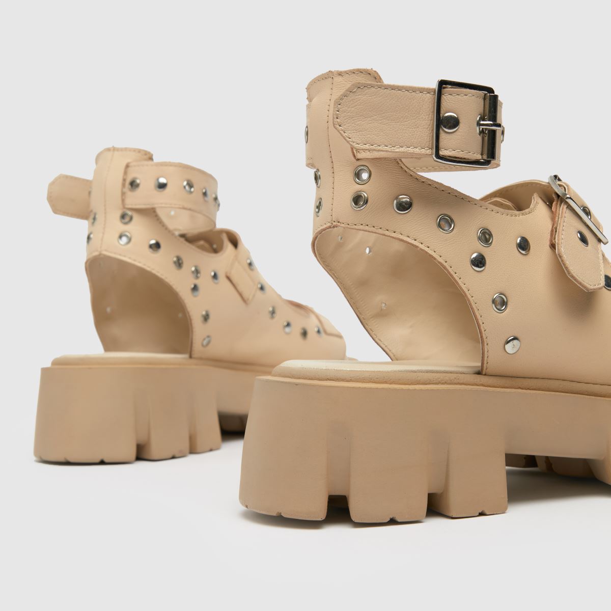 Sandale z debelim oprijemom Schuh Taren v naravni barvi