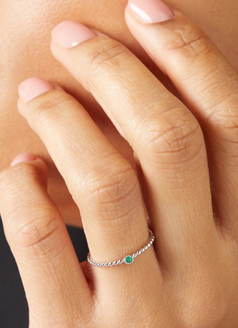 Inel cu vârf de diamant din aur alb și un smarald Joy de 0,04 ct.