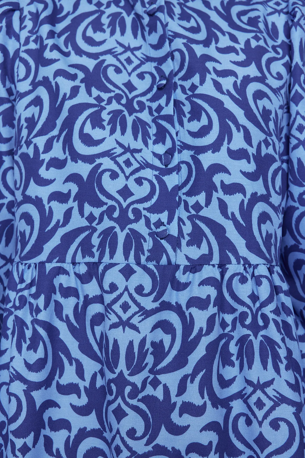 Trendyol Modest  Saks gemustertes, gewebtes Baumwollkleid mit halber Knopfleiste und weiter Passform TCTSS23EB00222