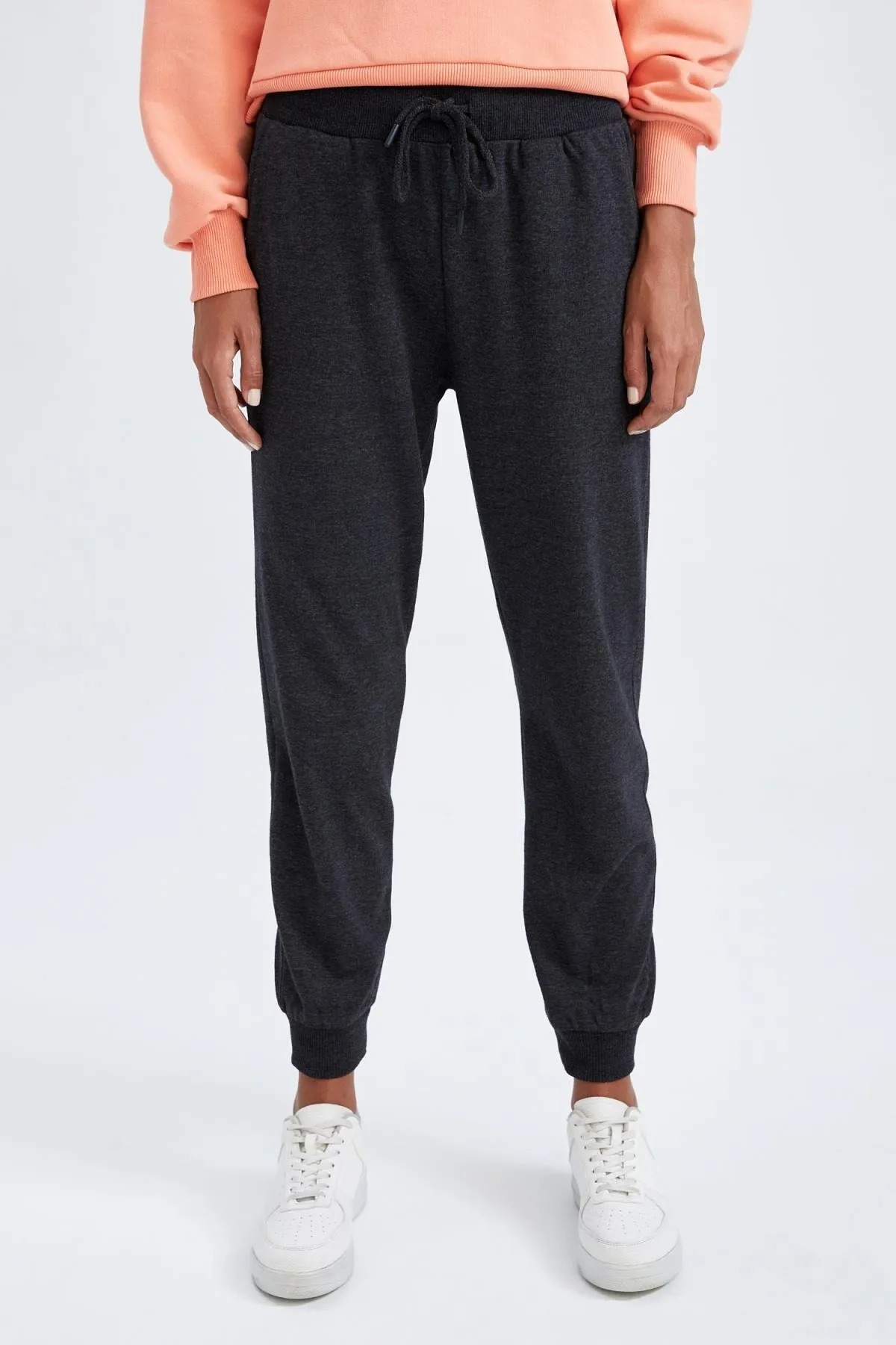 DeFacto  Passform: Standard-Fit-Jogginghose