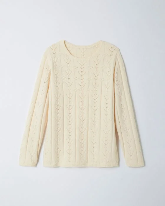 Pull maille ajourée et fleurs