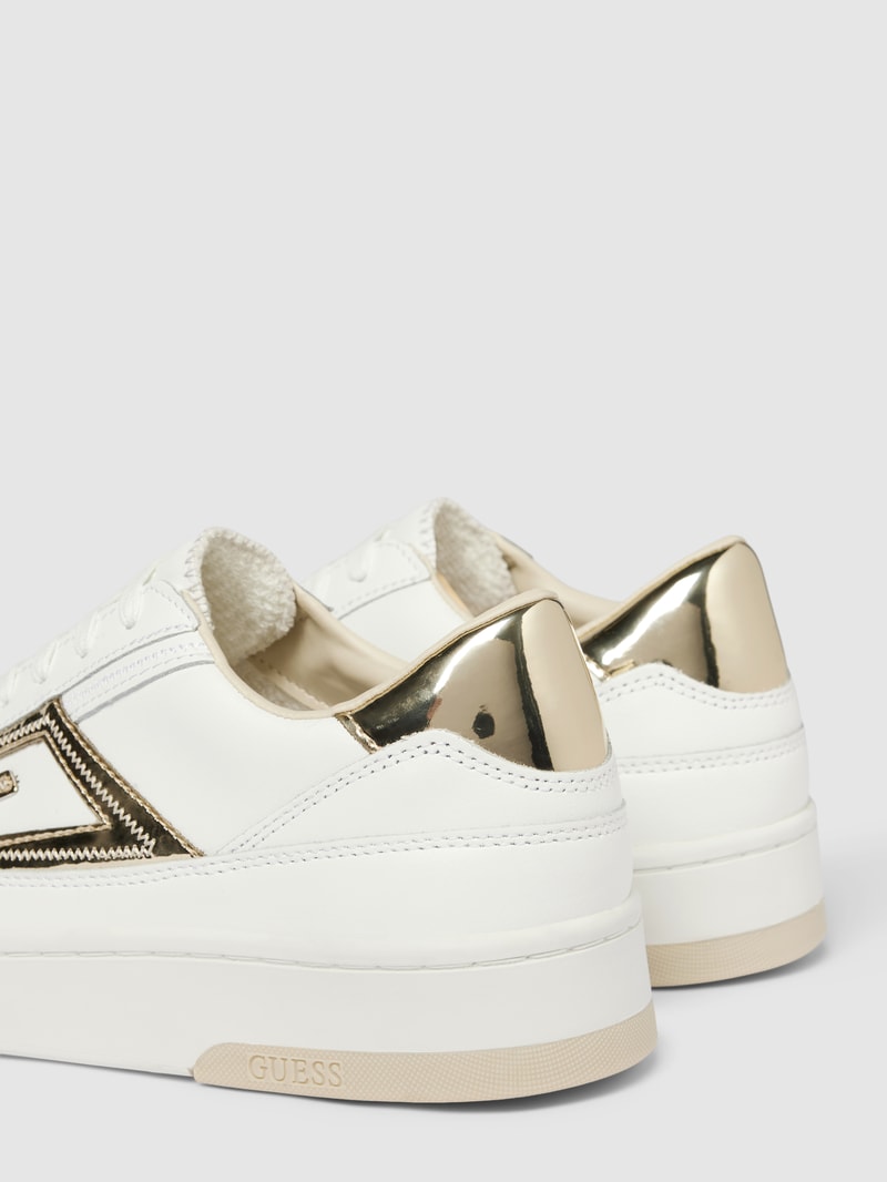 Sneaker mit Schnürverschluss Modell 'SILINA' in weiß