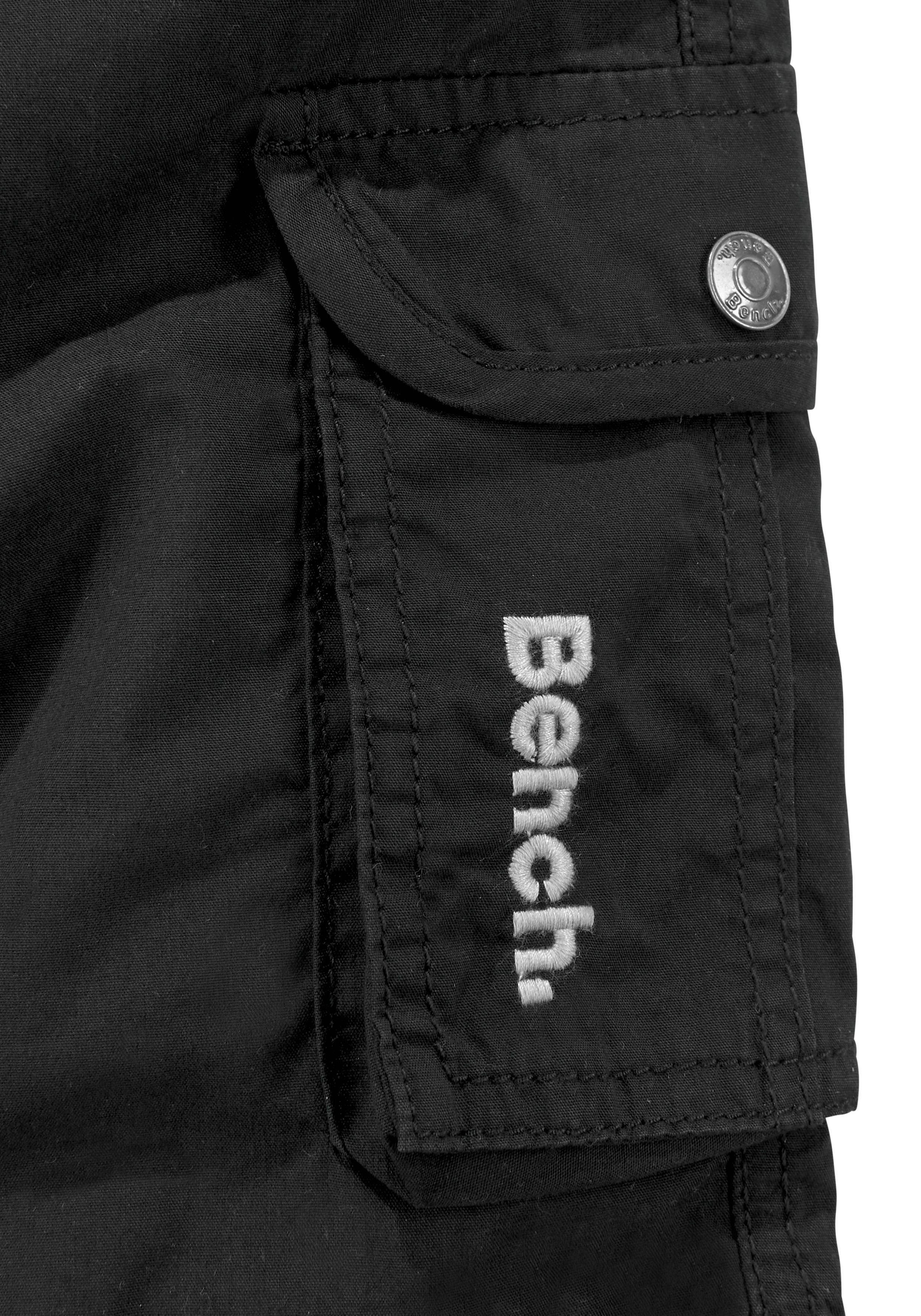 Bench. Bermudas (Set, 2-tlg., mit Gürtel) mit vielen Taschen und Gürtel