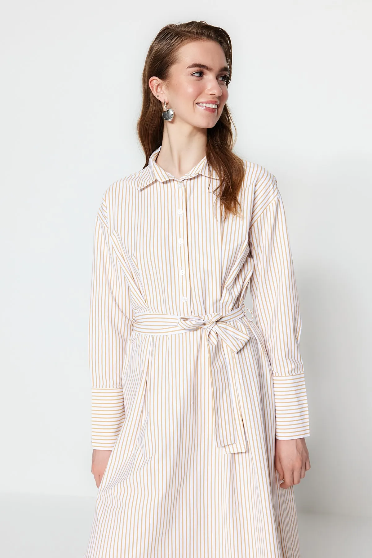 Trendyol Modest  Kleid - Beige - Blusenkleid