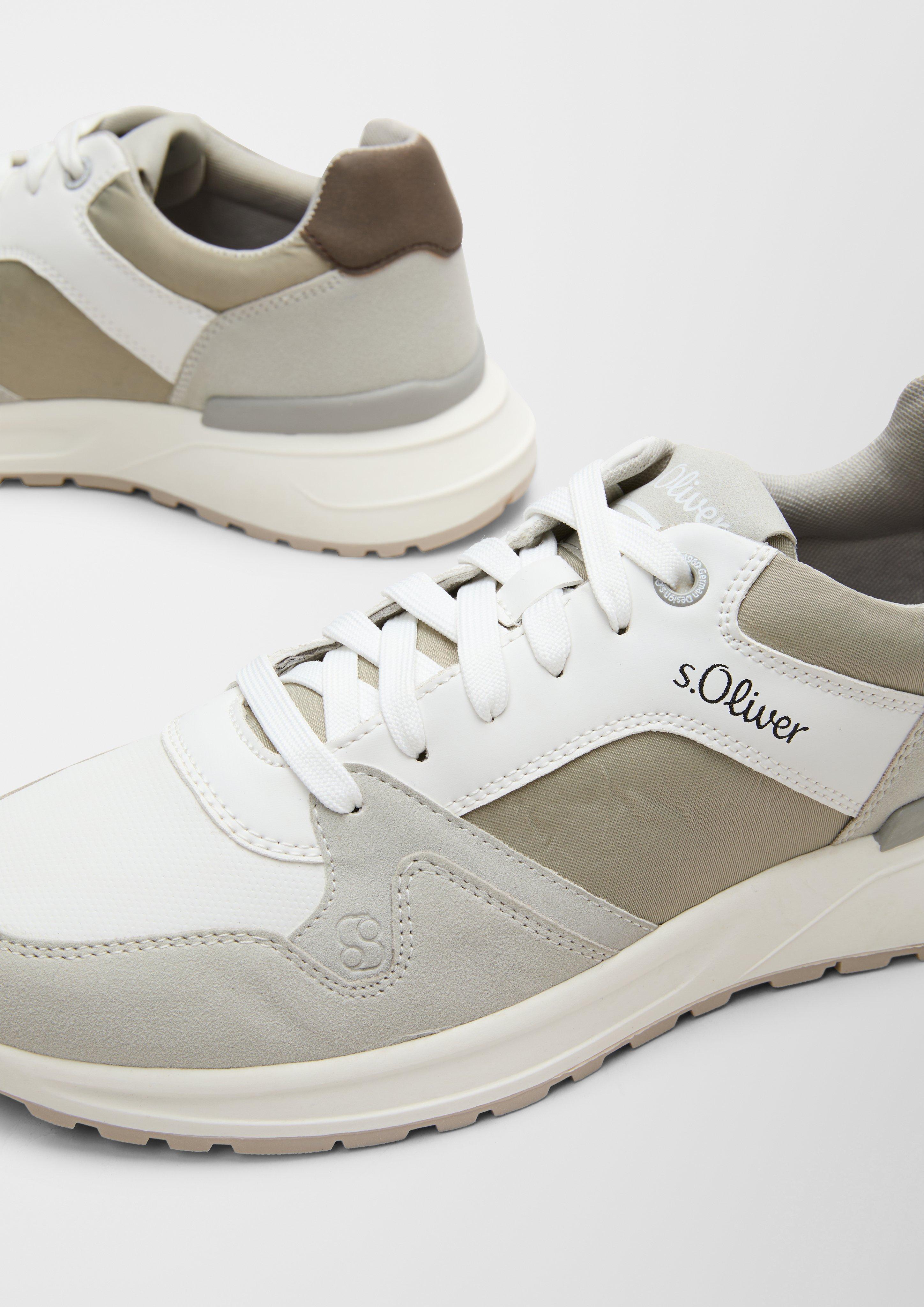 Sneaker mit Kontrast-Details  6007310-219