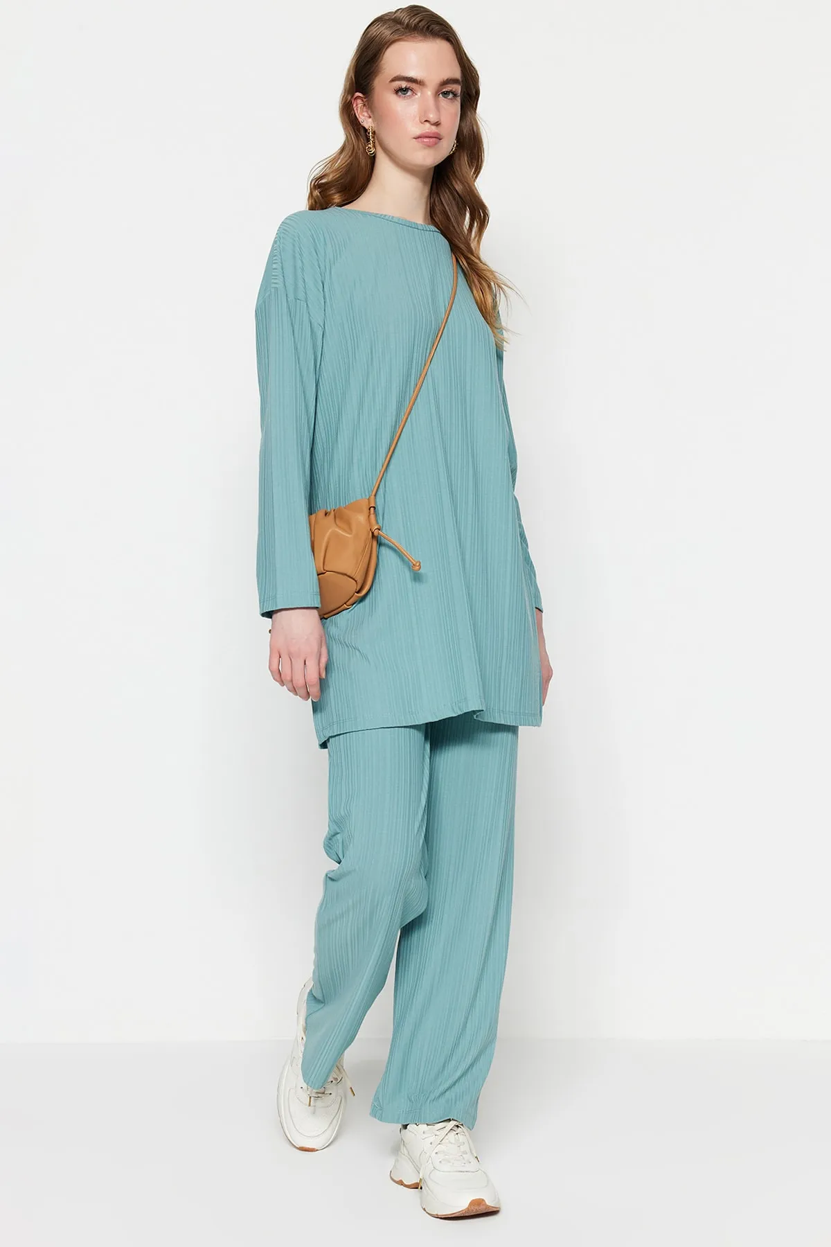 Trendyol Modest  Mintgrünes, plissiertes Tunika-Hosen-Strickset TCTSS23US00009