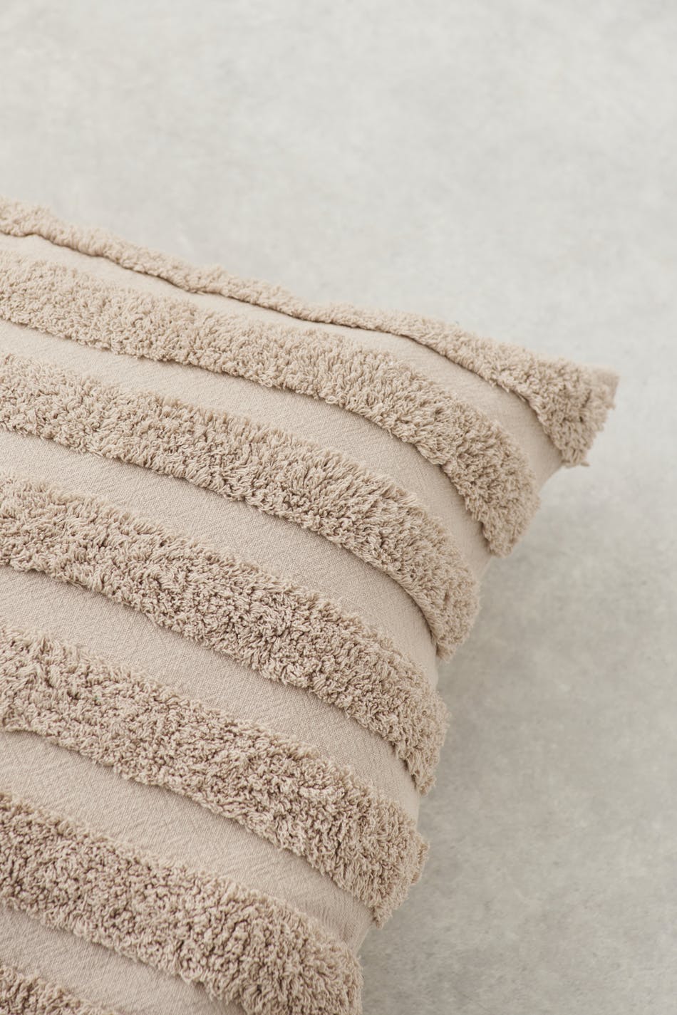 Tufted cushion cover