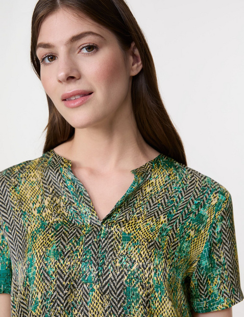 Gemustertes Blusenshirt mit Falten
