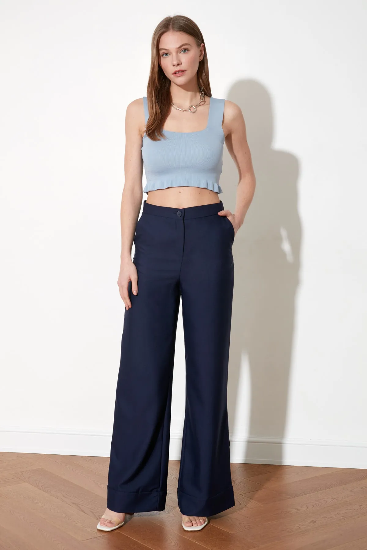 Trendyol Collection  Marineblaue Hose mit weitem Bein TWOSS19ST0179