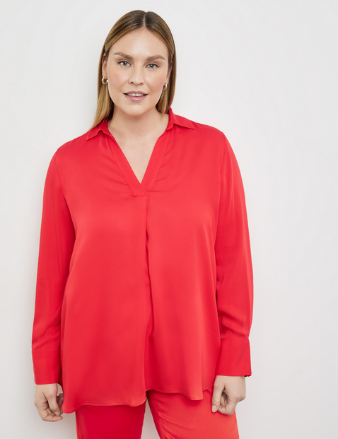 Bluse mit V-Ausschnitt und Kragen